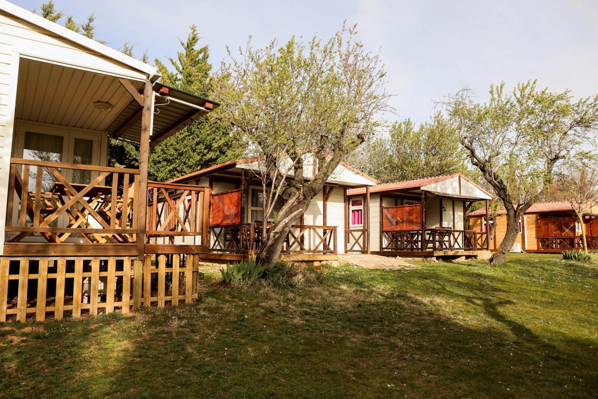 Camping Castillo De Loarre Εξωτερικό φωτογραφία