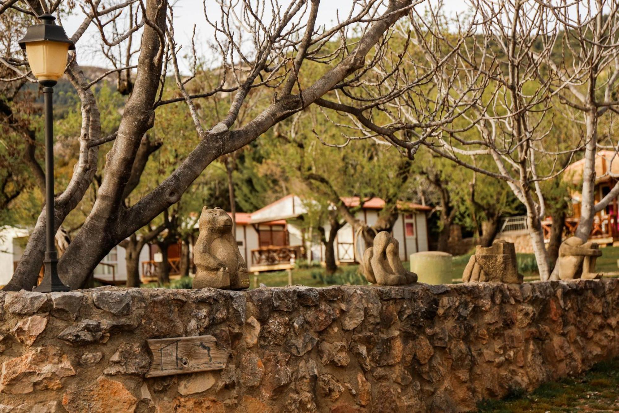 Camping Castillo De Loarre Εξωτερικό φωτογραφία